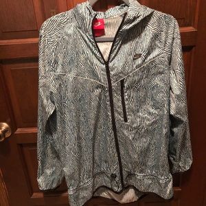 Nike windbreaker jacket